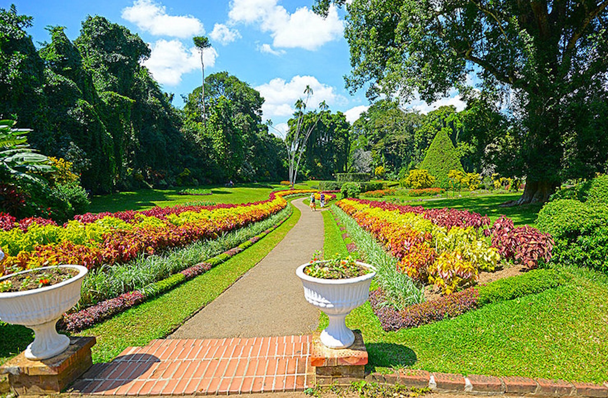 TouringSriLanka