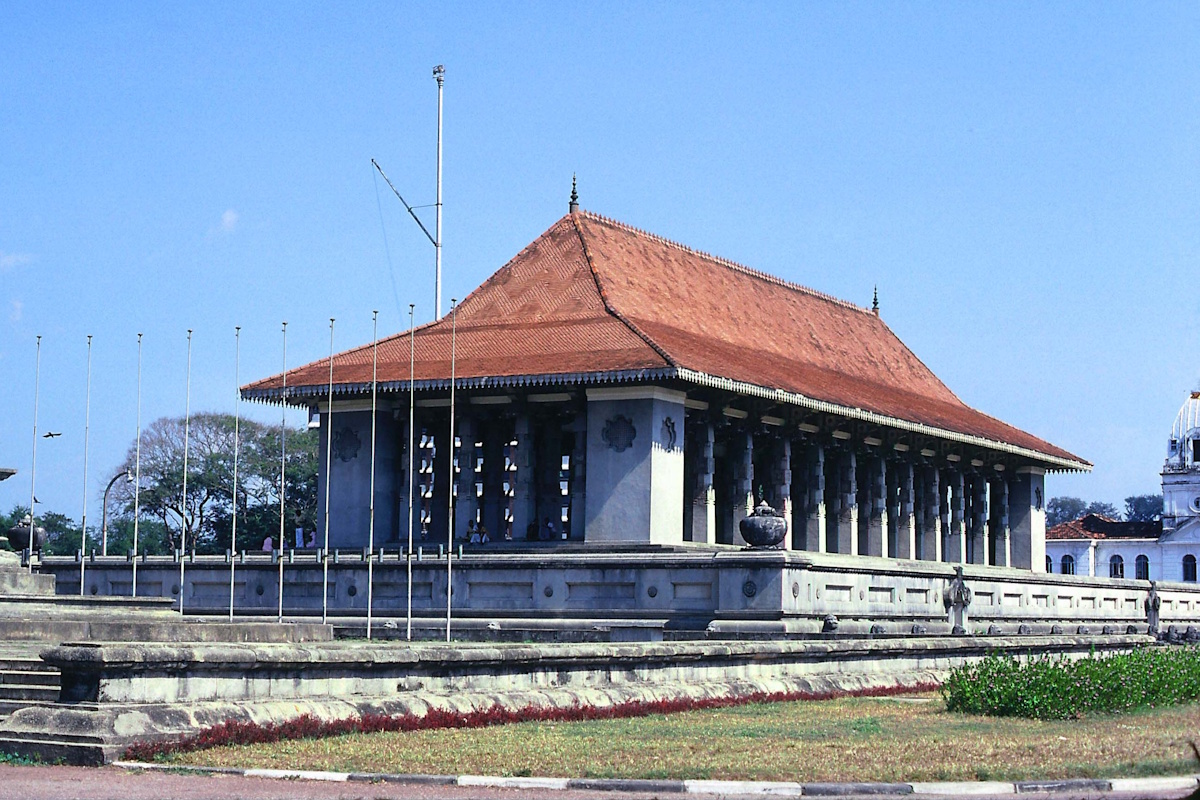 TouringSriLanka