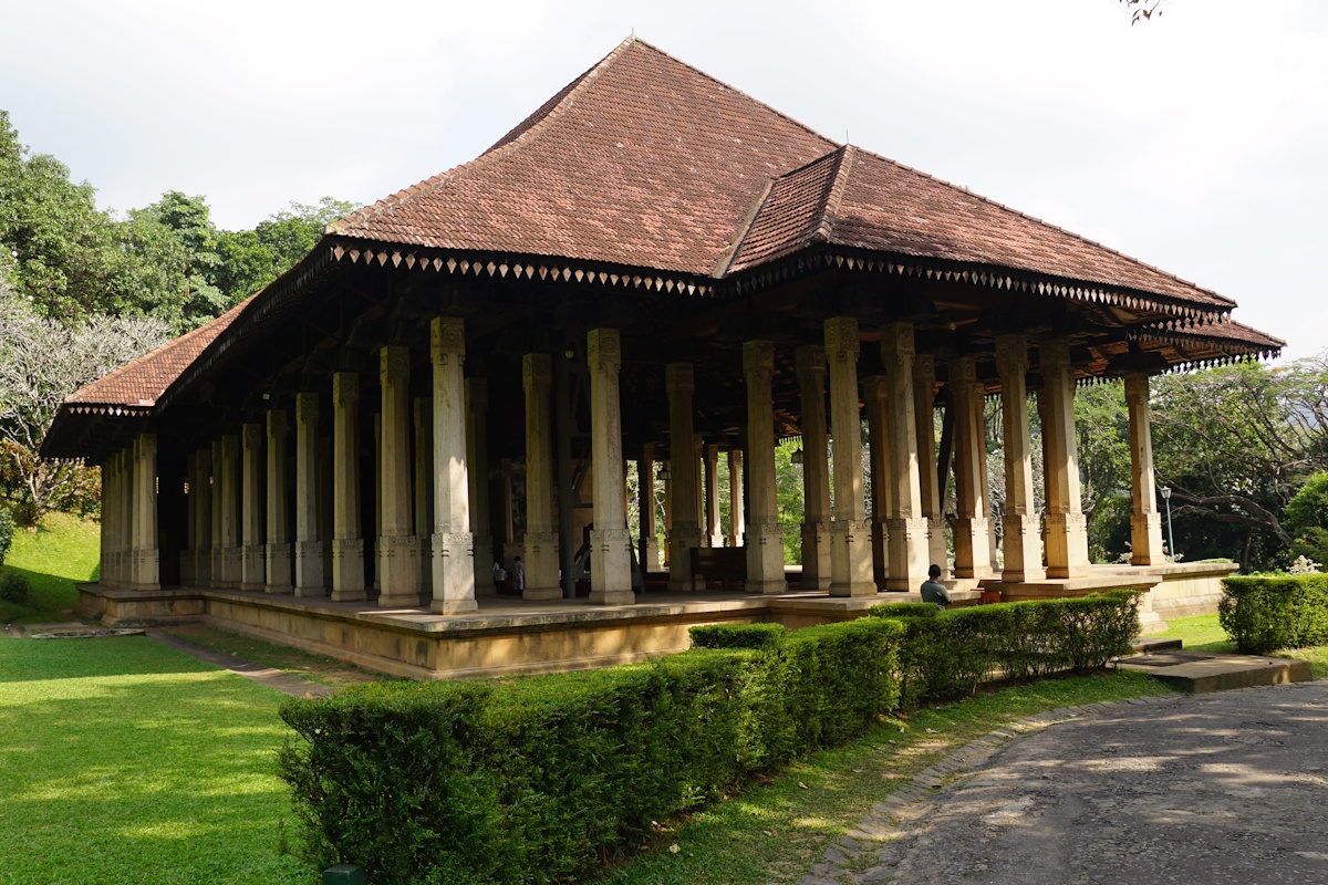 TouringSriLanka