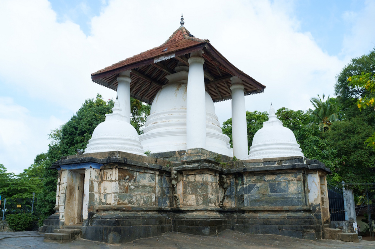 TouringSriLanka