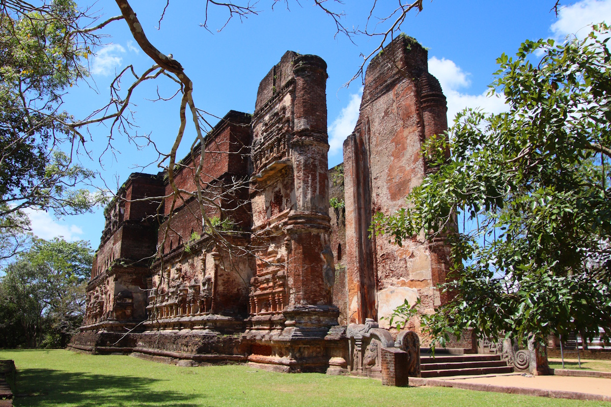 TouringSriLanka