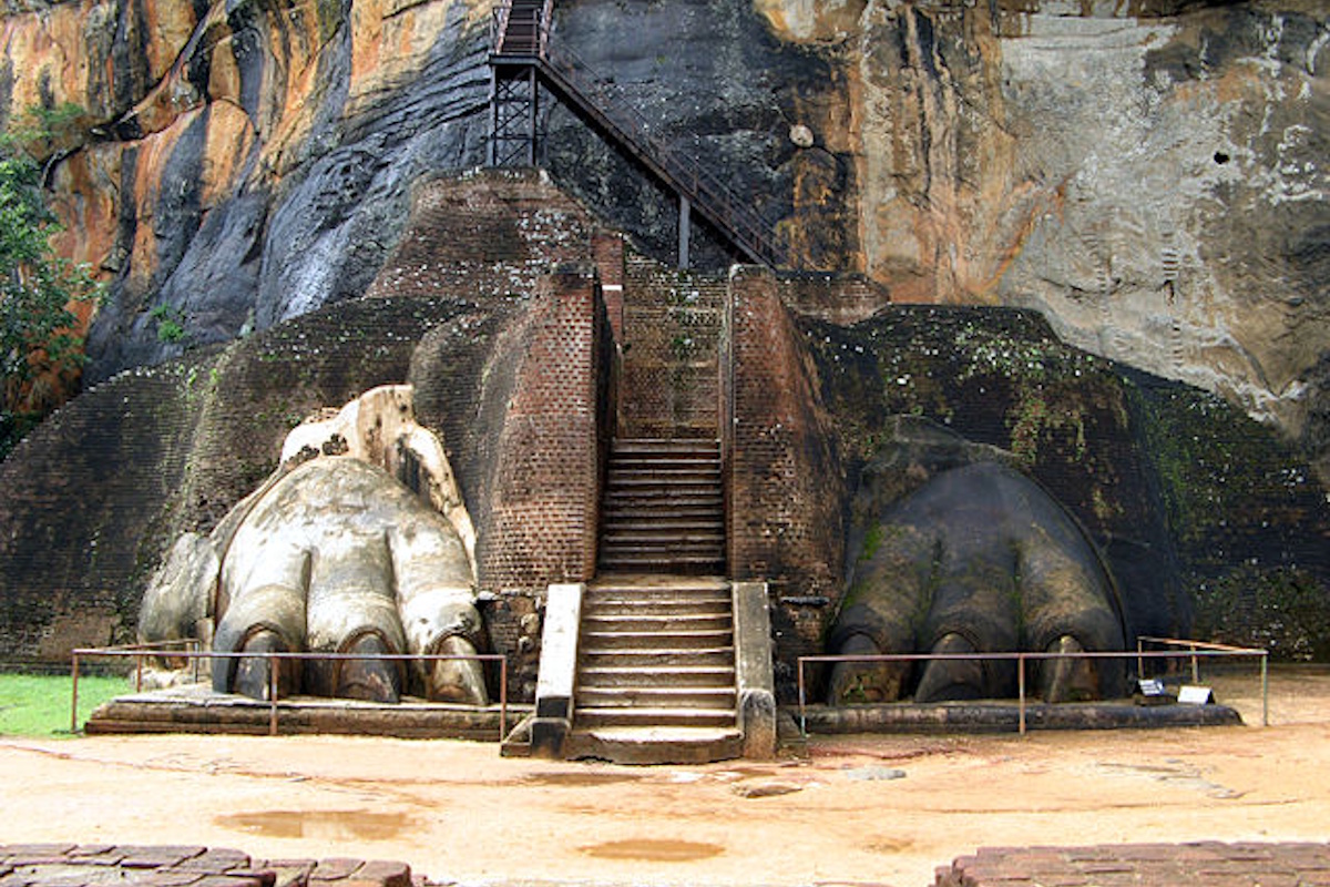 TouringSriLanka