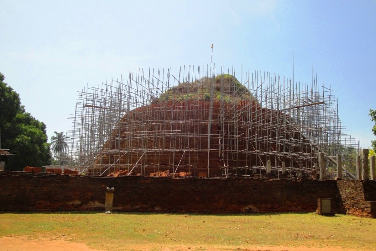TouringSriLanka
