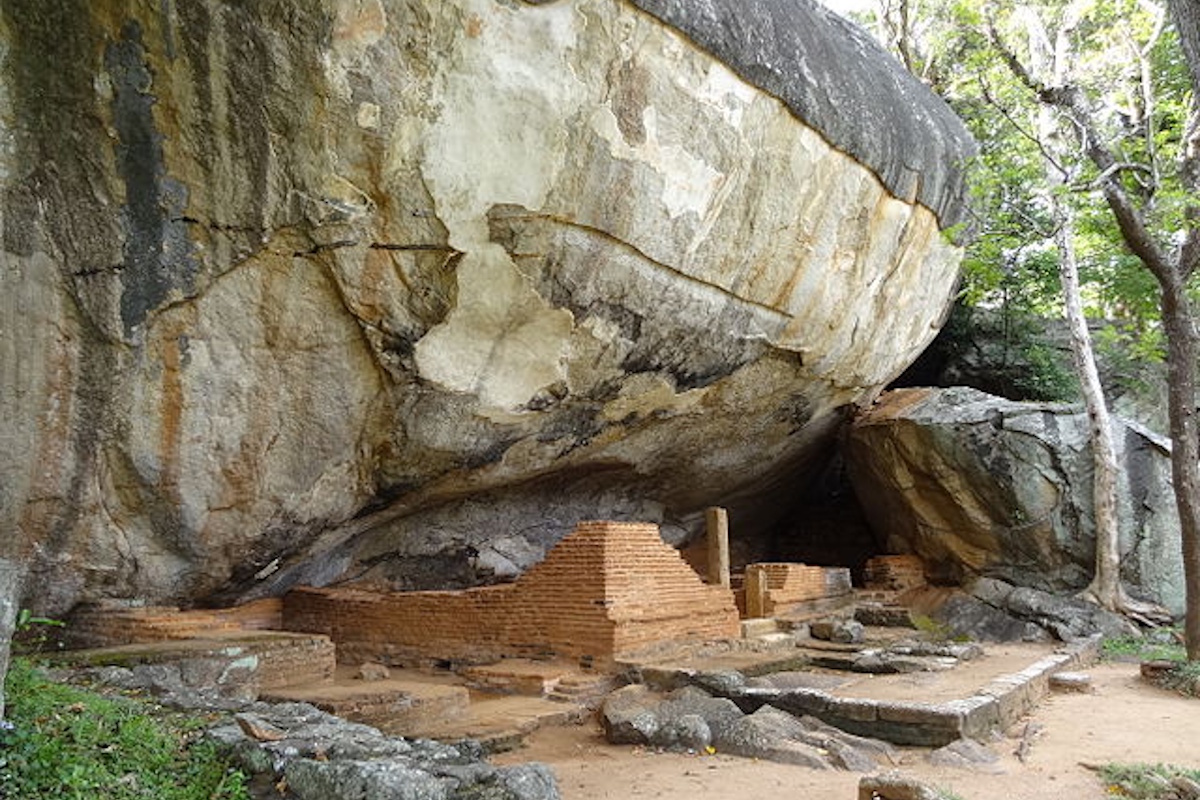 TouringSriLanka