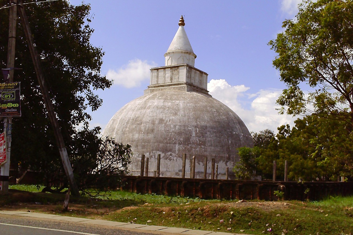 TouringSriLanka