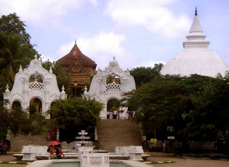 Kelaniya Temple