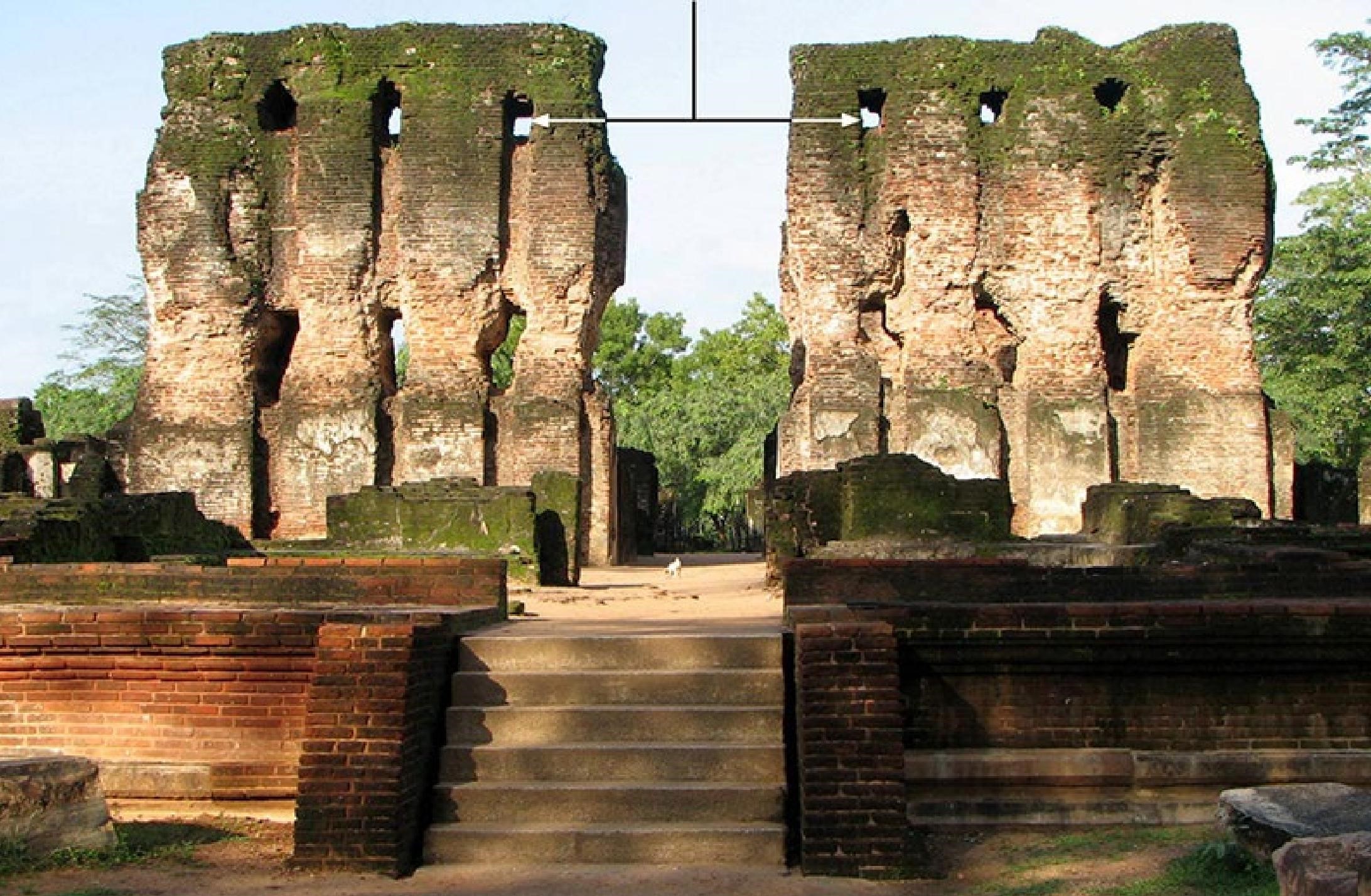 Day 5 : Paasikudah - Polonnaruwa - Sigiriya