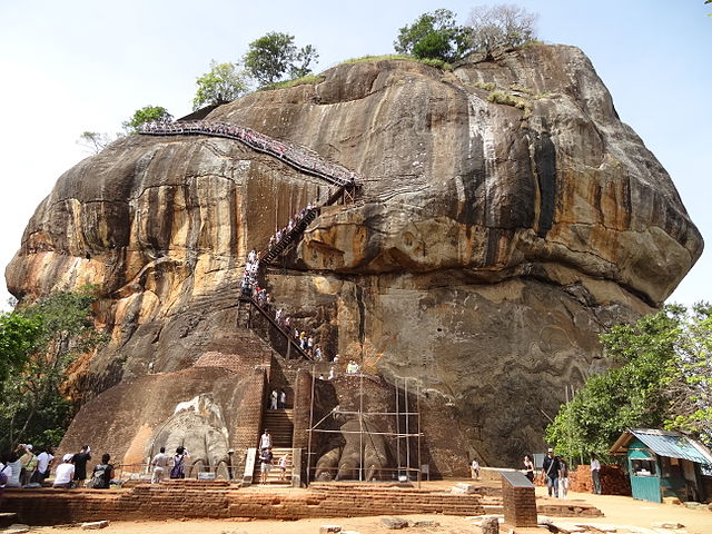 Day 6 : Sigiriya - Anuradhapura