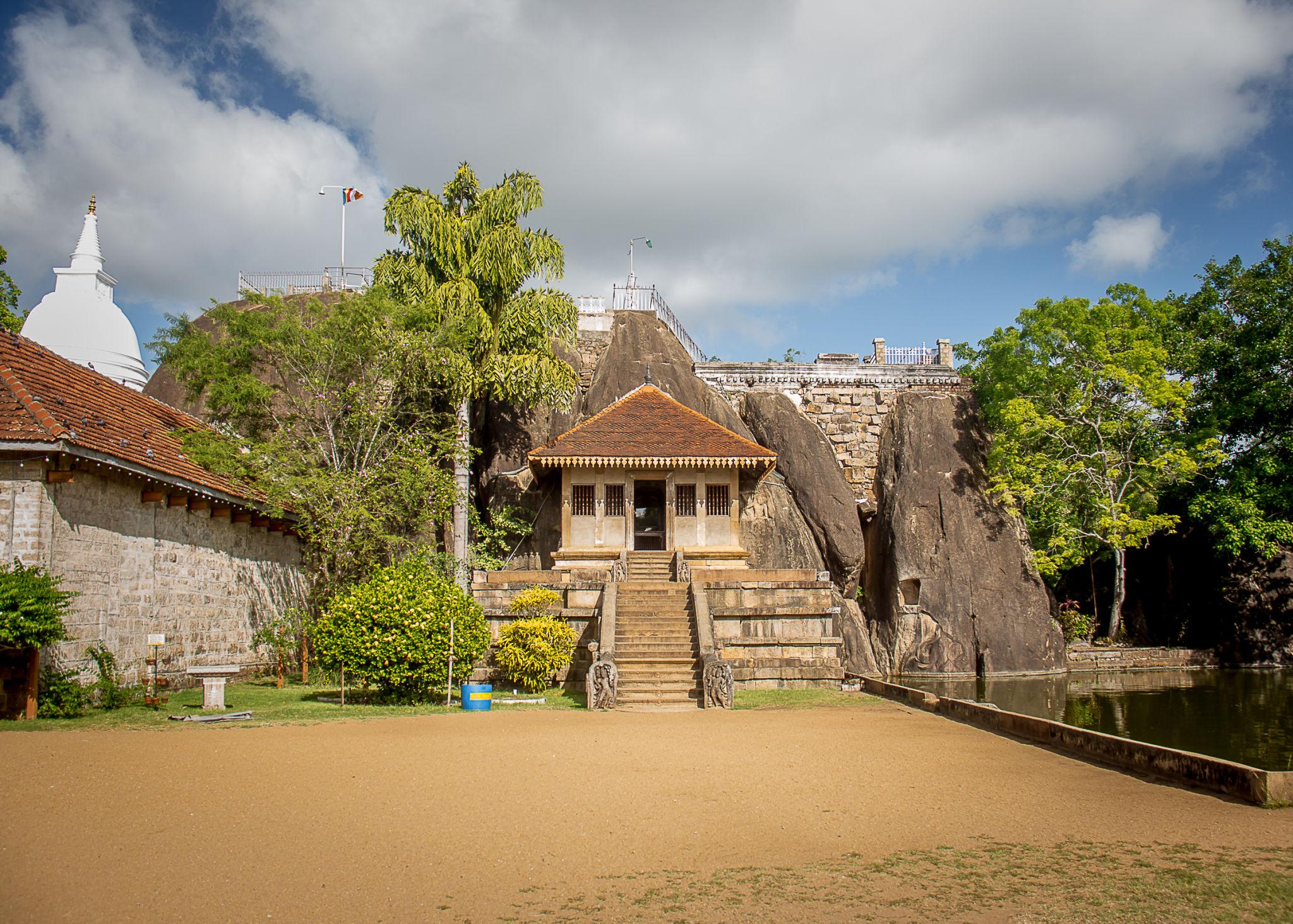 Isurumuniya Temple - Front